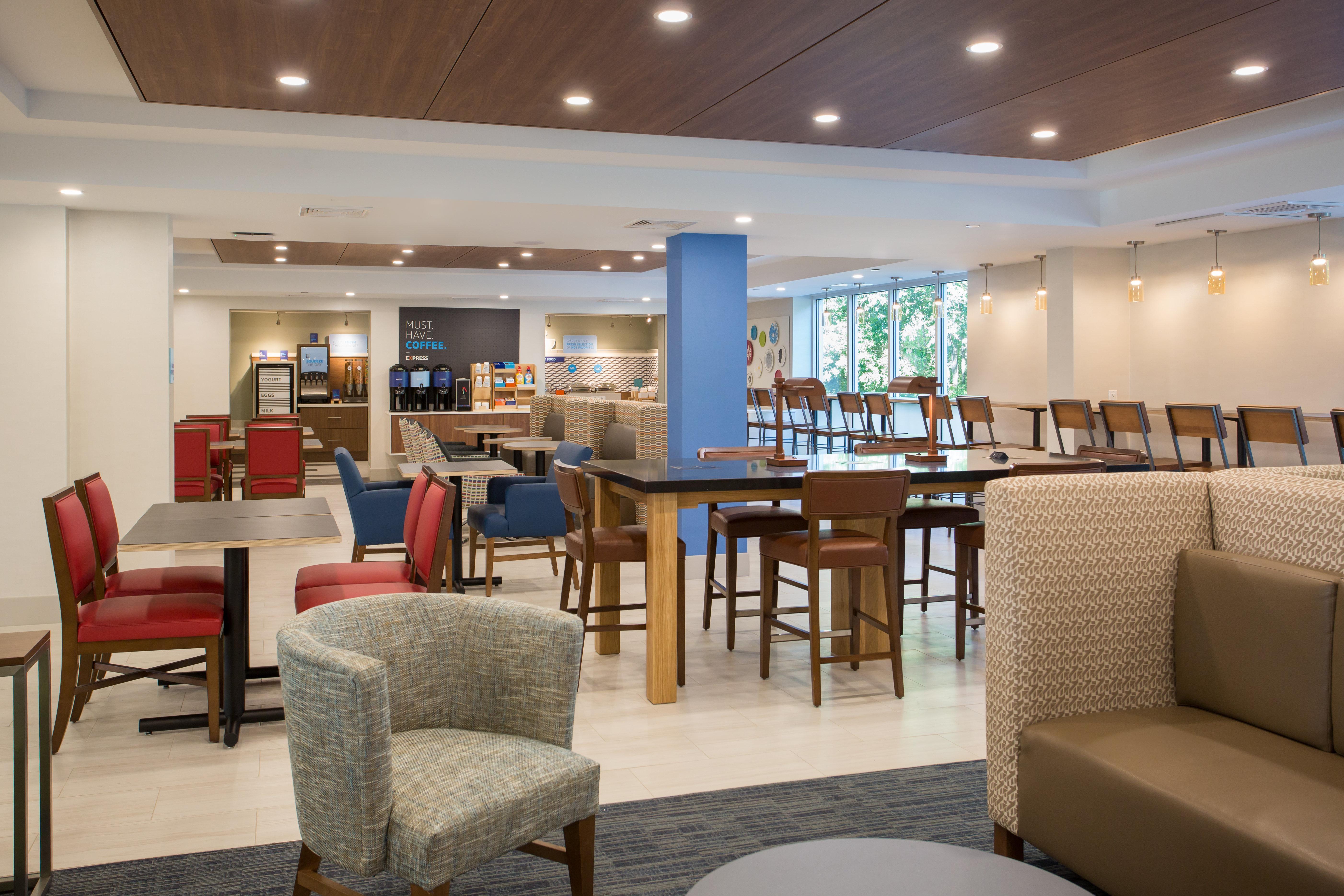 Holiday Inn Express Chelmsford By Ihg Exterior foto