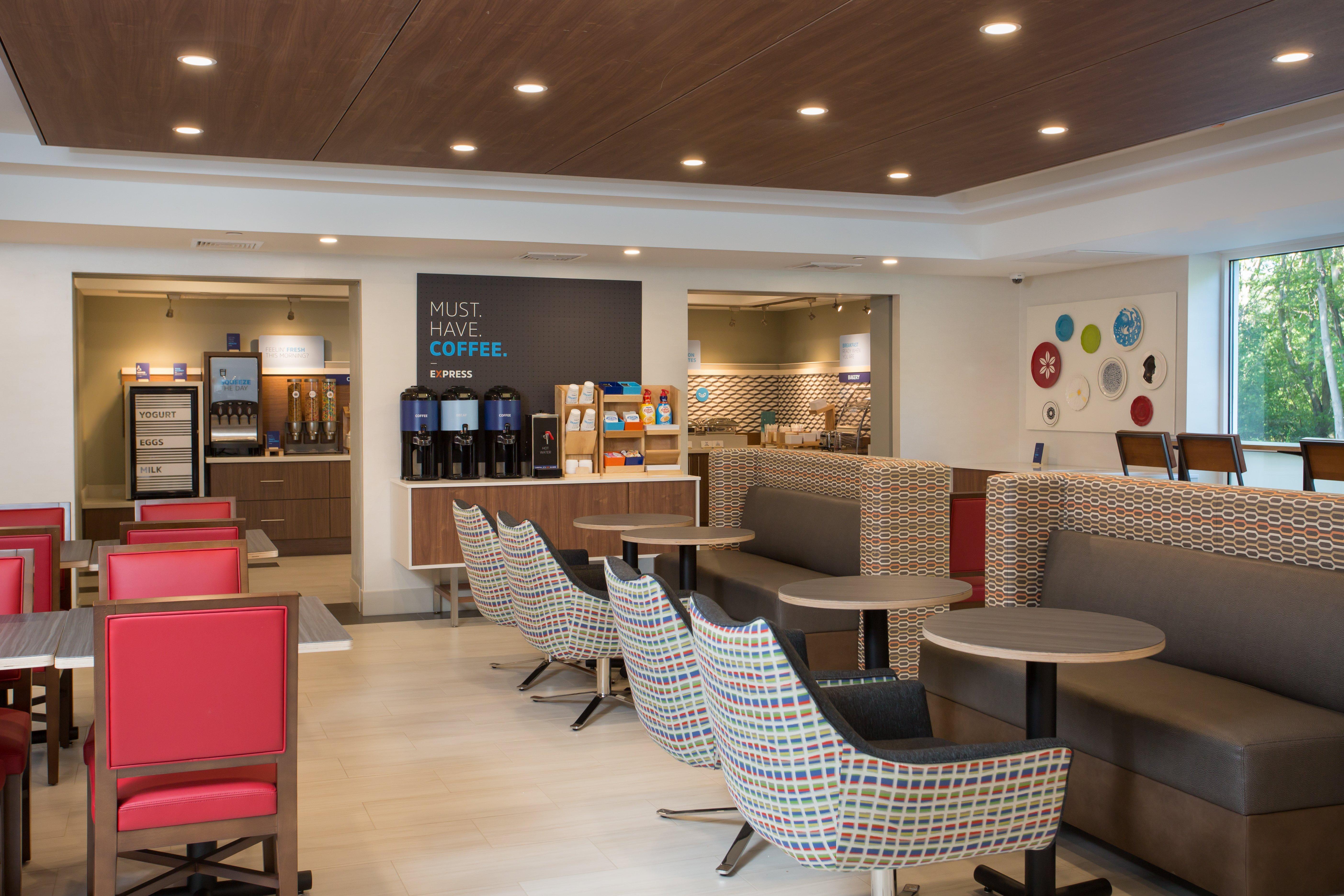 Holiday Inn Express Chelmsford By Ihg Exterior foto