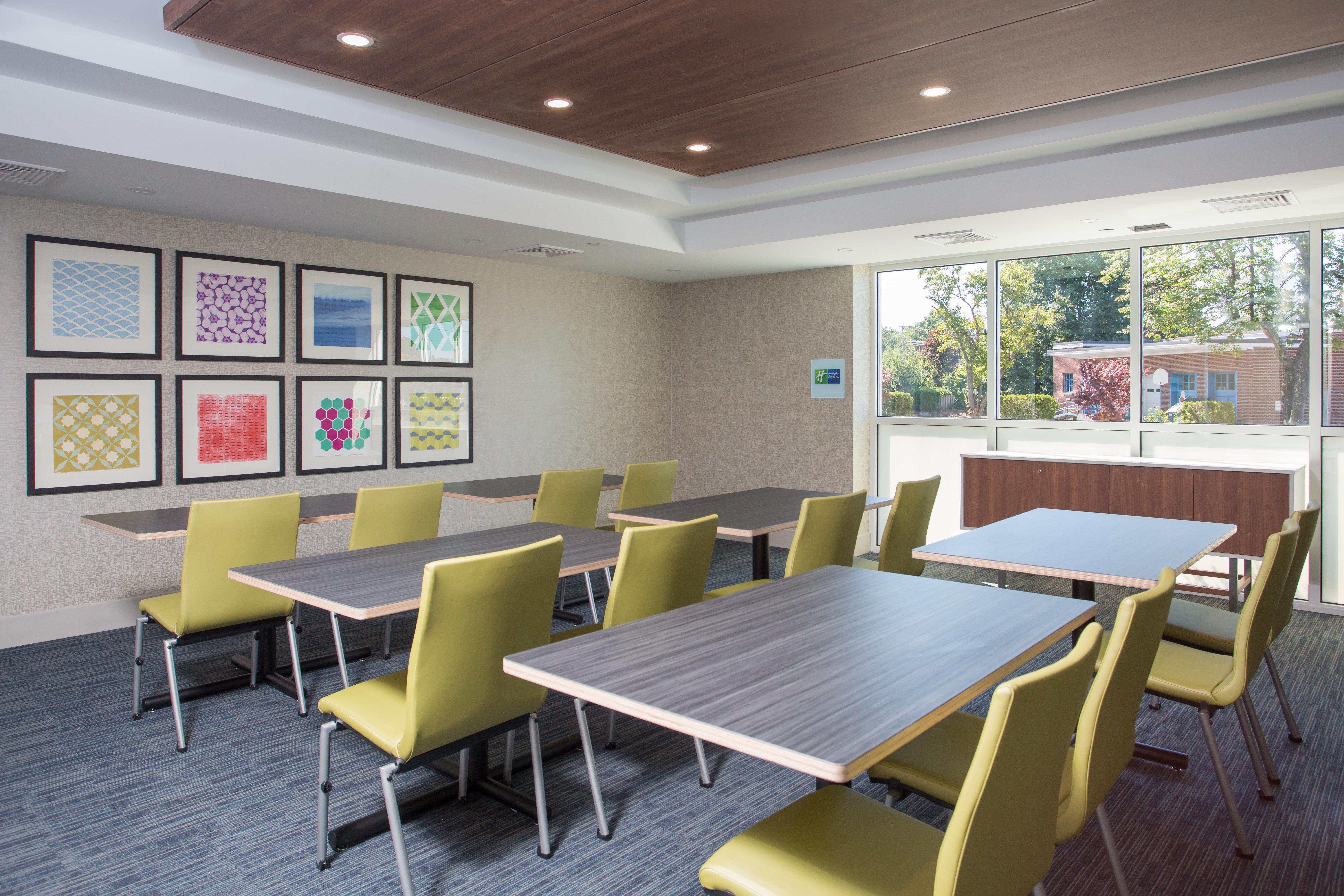 Holiday Inn Express Chelmsford By Ihg Exterior foto